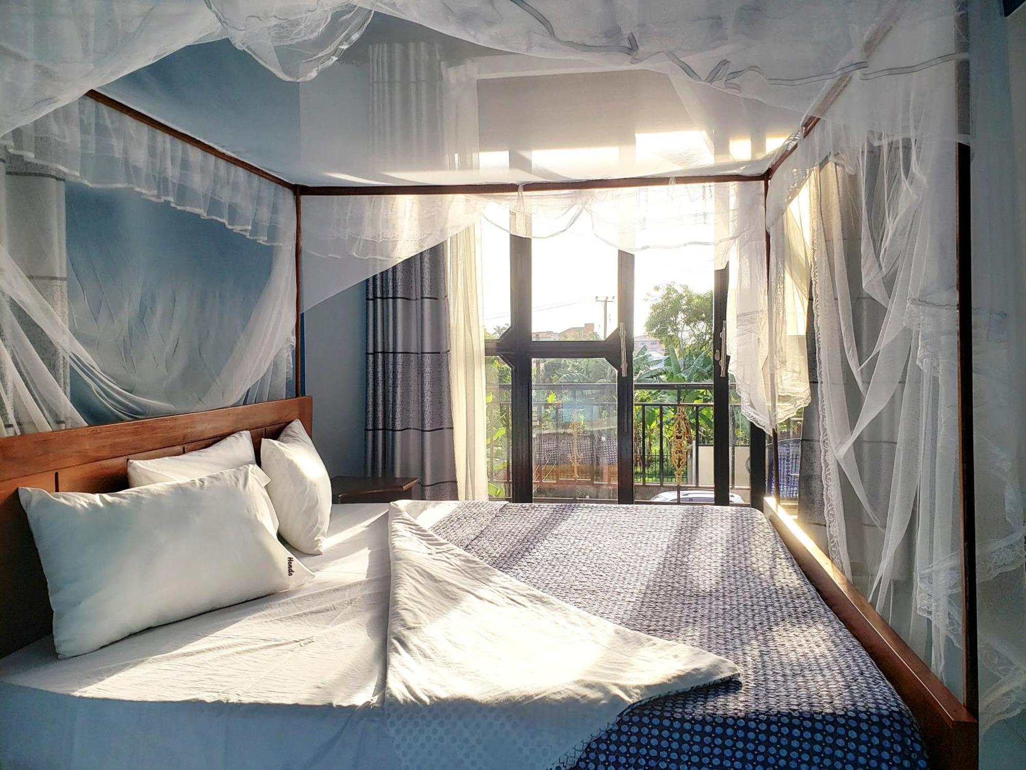 Hendo Hotel Entebbe Luaran gambar