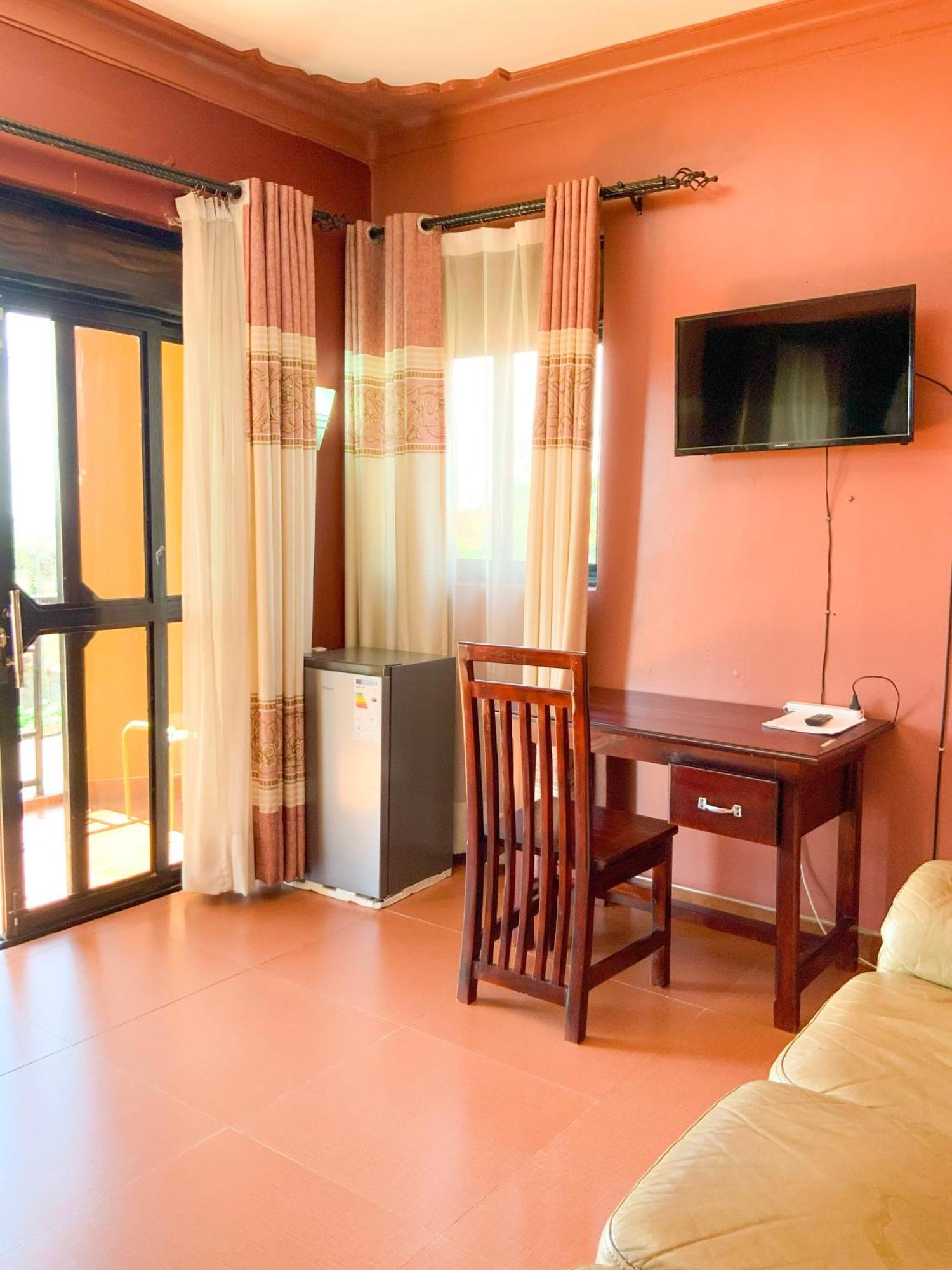 Hendo Hotel Entebbe Luaran gambar