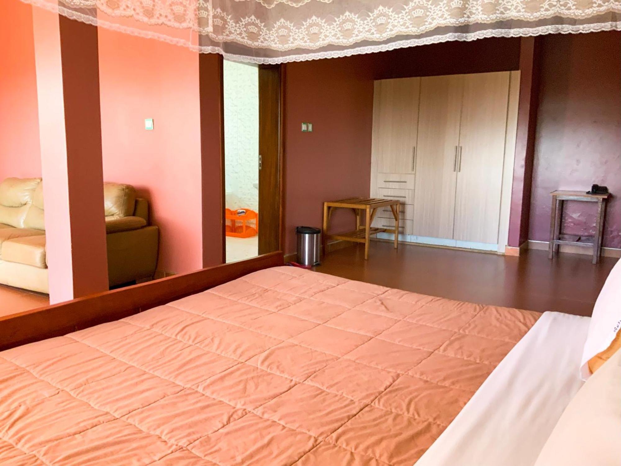 Hendo Hotel Entebbe Luaran gambar