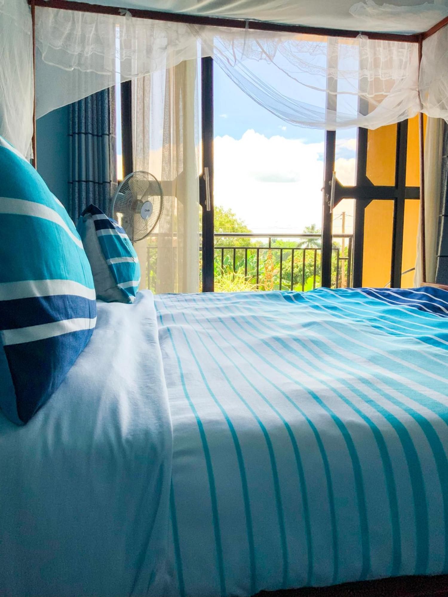 Hendo Hotel Entebbe Luaran gambar