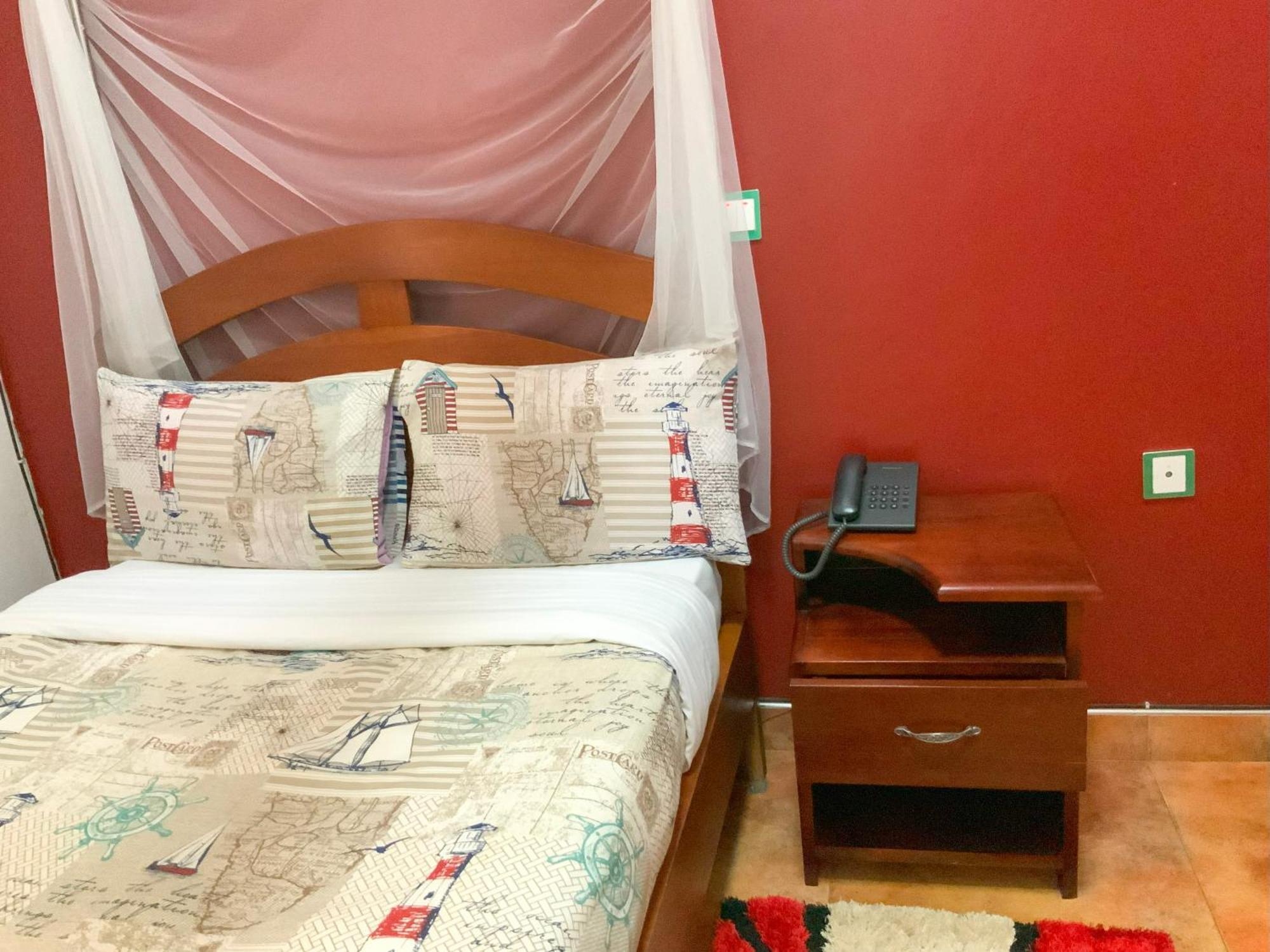 Hendo Hotel Entebbe Luaran gambar