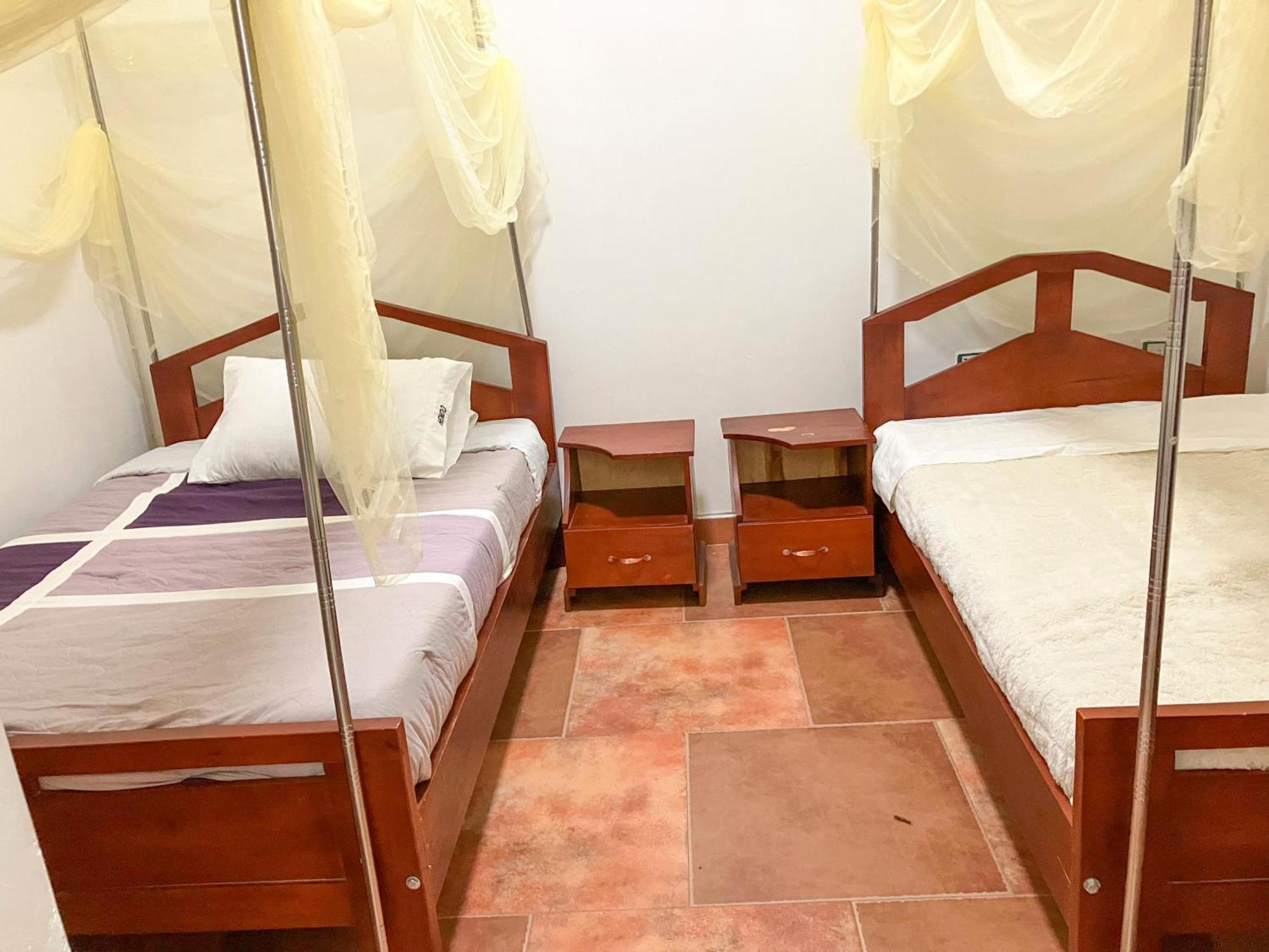 Hendo Hotel Entebbe Luaran gambar